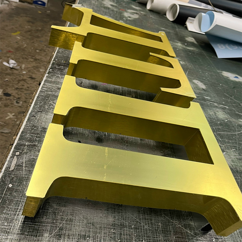 Новая вывеска для центра оформления ДТП в Долгопрудном Новая вывеска для центра оформления ДТП в Долгопрудном